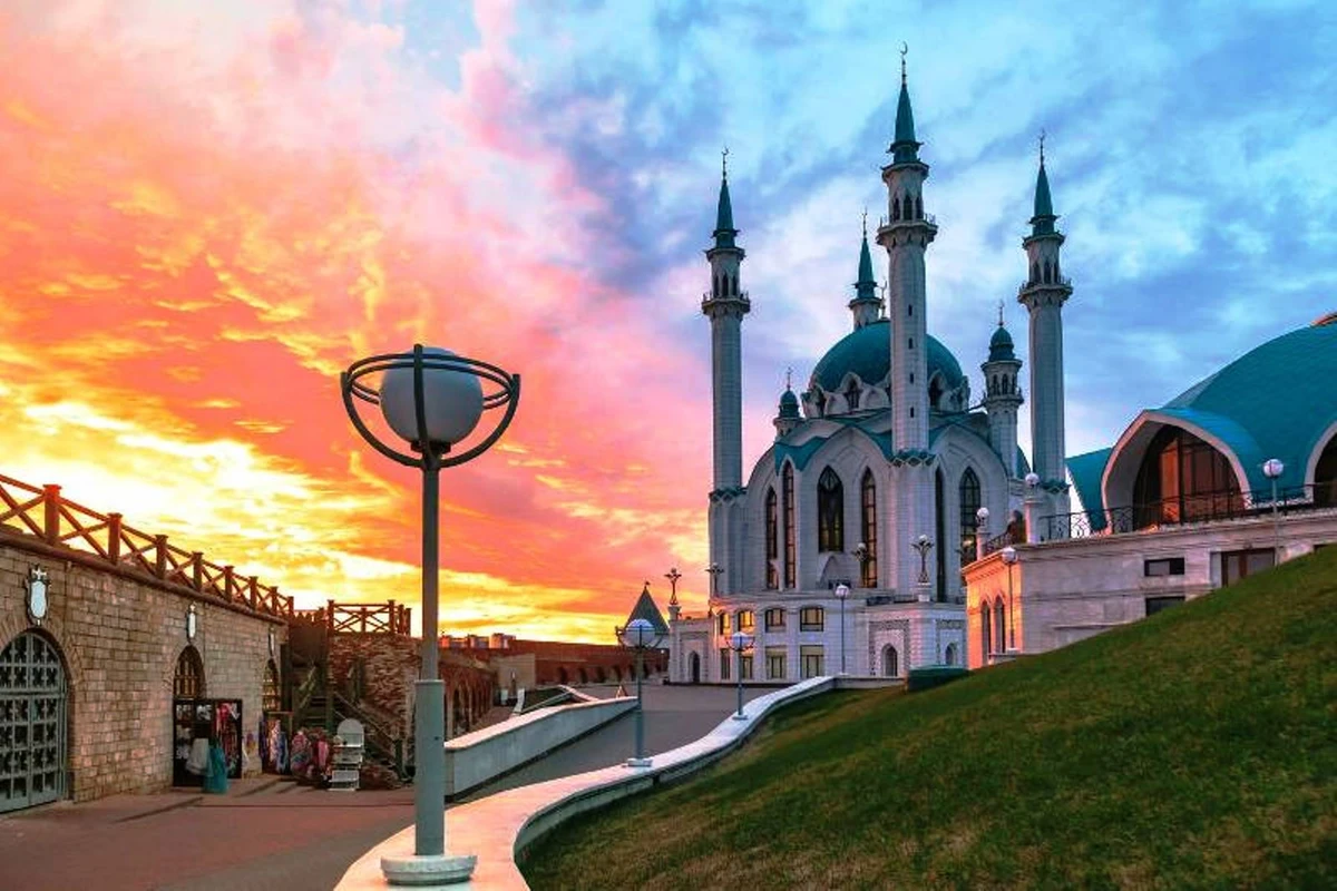 Казанский кремль в вечерних огнях. Групповая экскурсия — фото 3