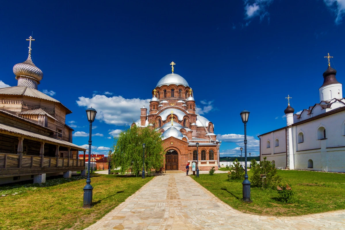 4 в 1: Иннополис, остров-град Свияжск, Раифа и Вселенский храм — фото 5