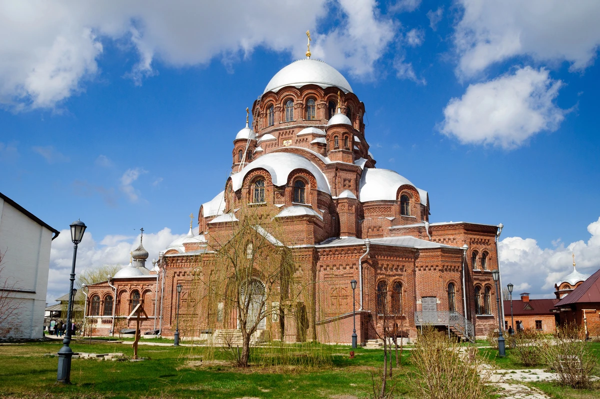 Свияжск + Храм всех религий + Раифский монастырь: на автобусе из Казани — фото 3